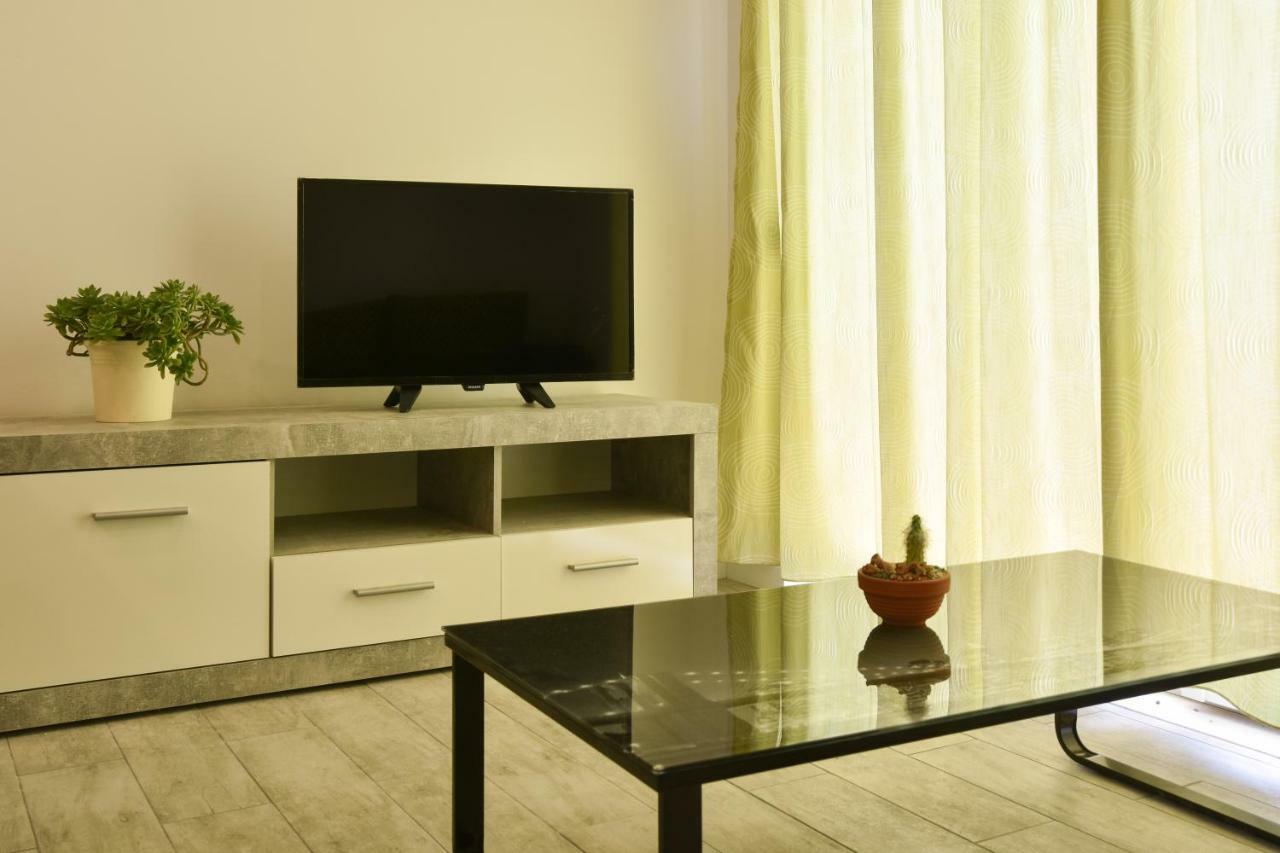 Apartmani Iva&Ante Dugi Rat Ngoại thất bức ảnh