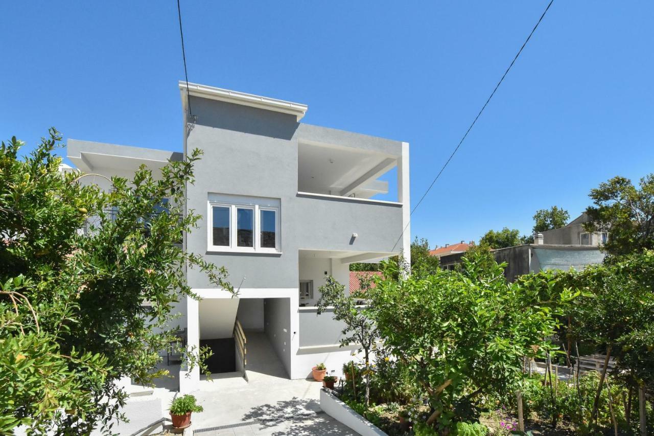 Apartmani Iva&Ante Dugi Rat Ngoại thất bức ảnh