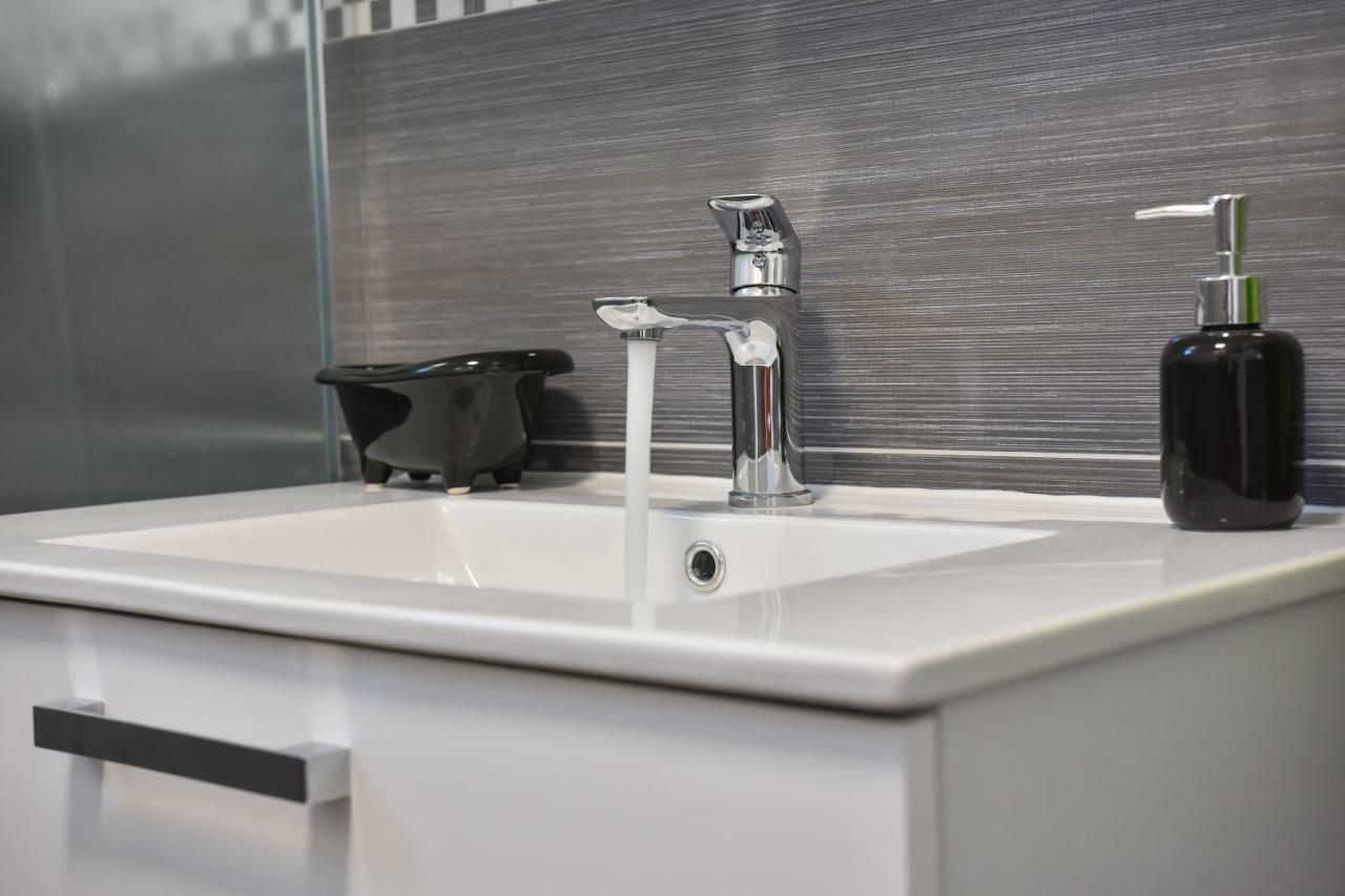 Apartmani Iva&Ante Dugi Rat Ngoại thất bức ảnh