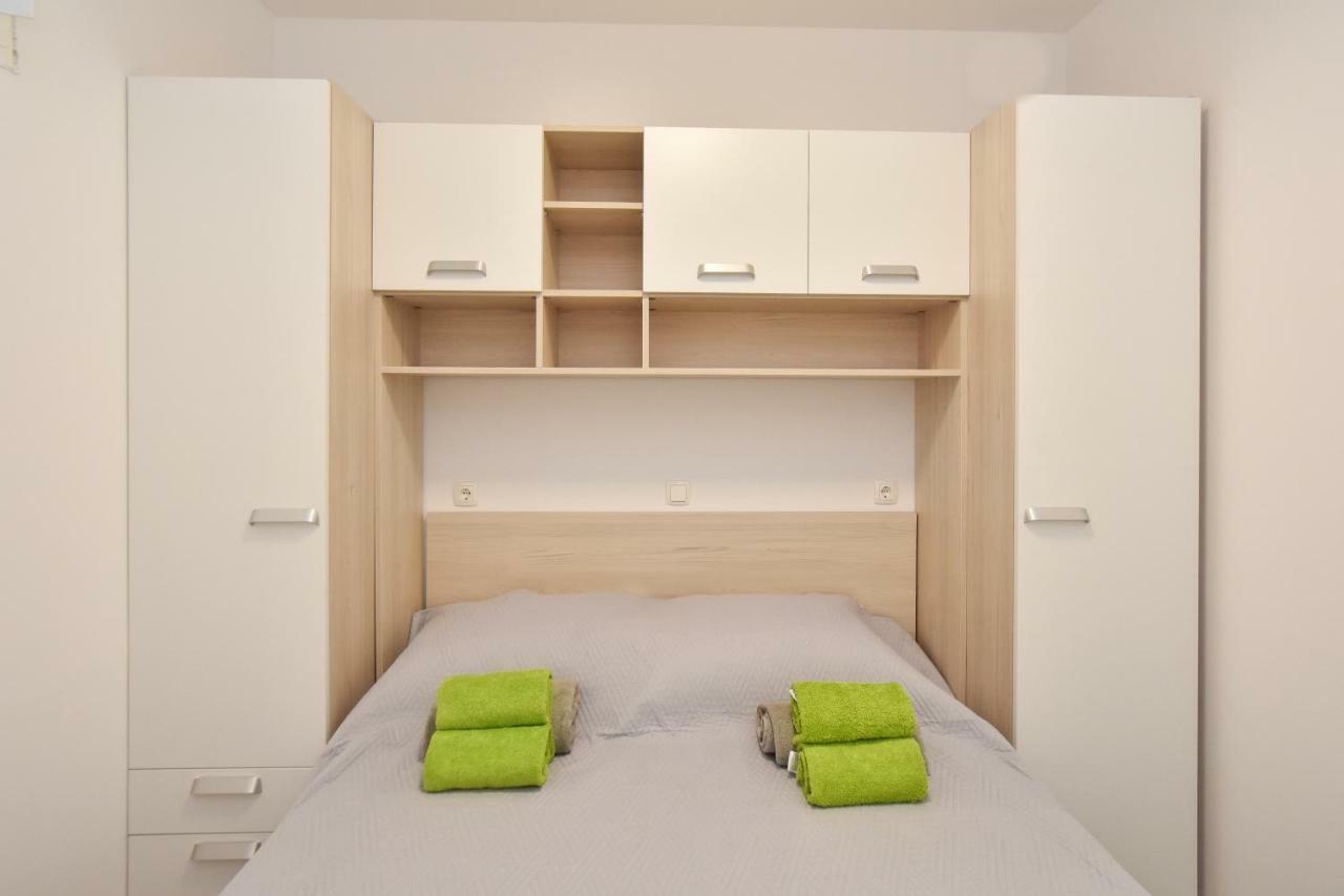 Apartmani Iva&Ante Dugi Rat Ngoại thất bức ảnh