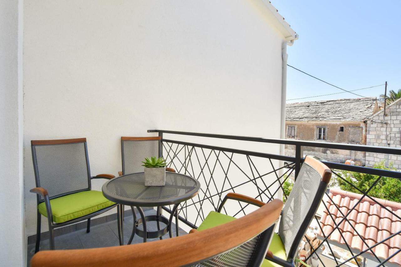 Apartmani Iva&Ante Dugi Rat Ngoại thất bức ảnh